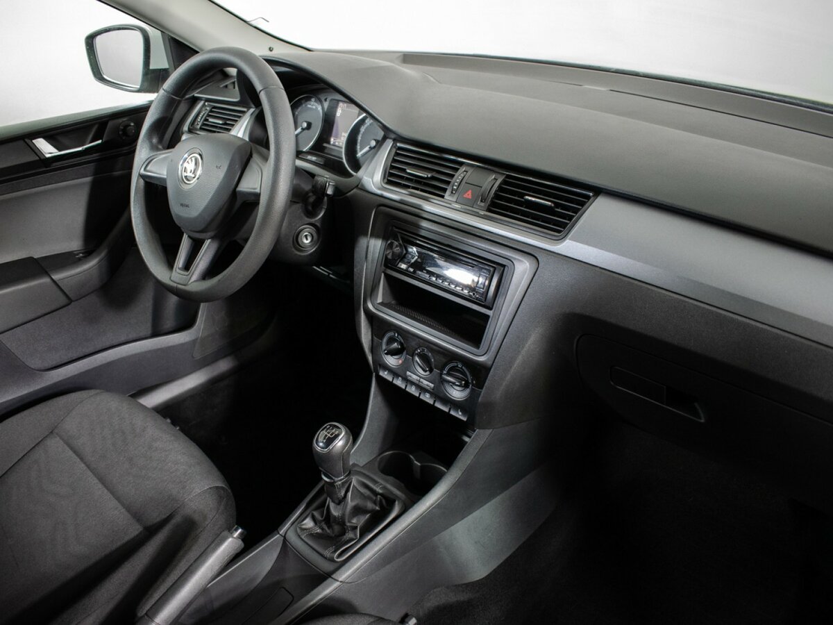 Skoda Rapid с пробегом — 2017 год. Фото: #8