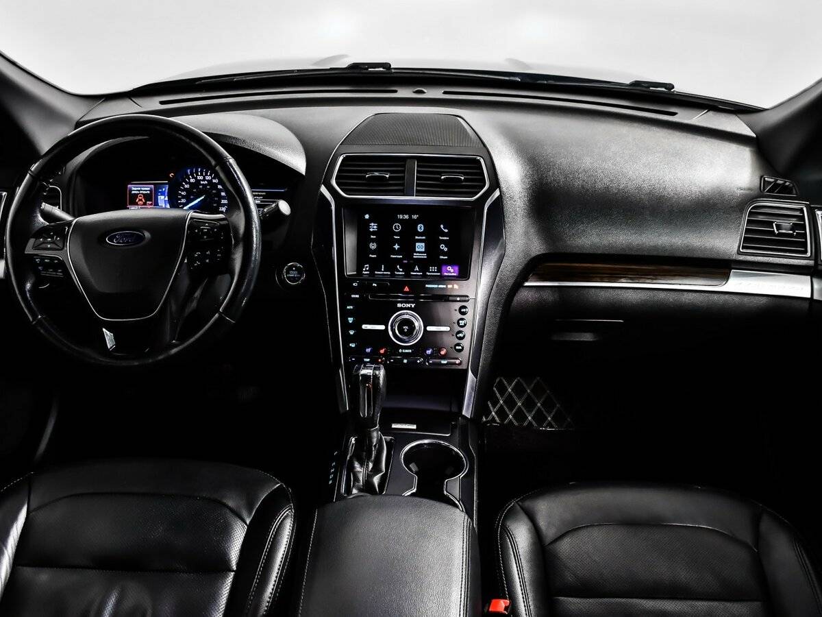 Ford Explorer с пробегом — 2018 год. Фото: #10