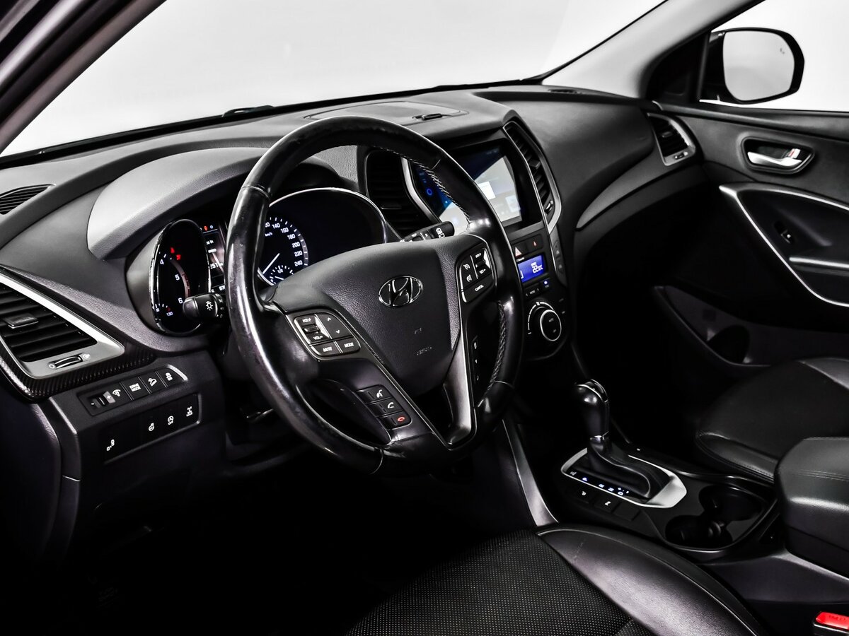 Hyundai Santa Fe с пробегом — 2017 год. Фото: #11