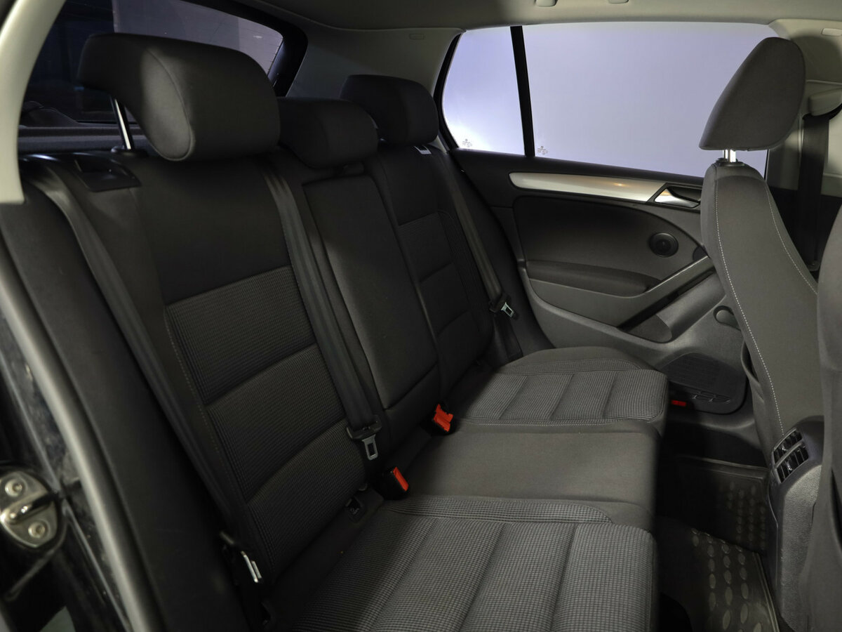 Volkswagen Golf с пробегом — 2012 год. Фото: #16