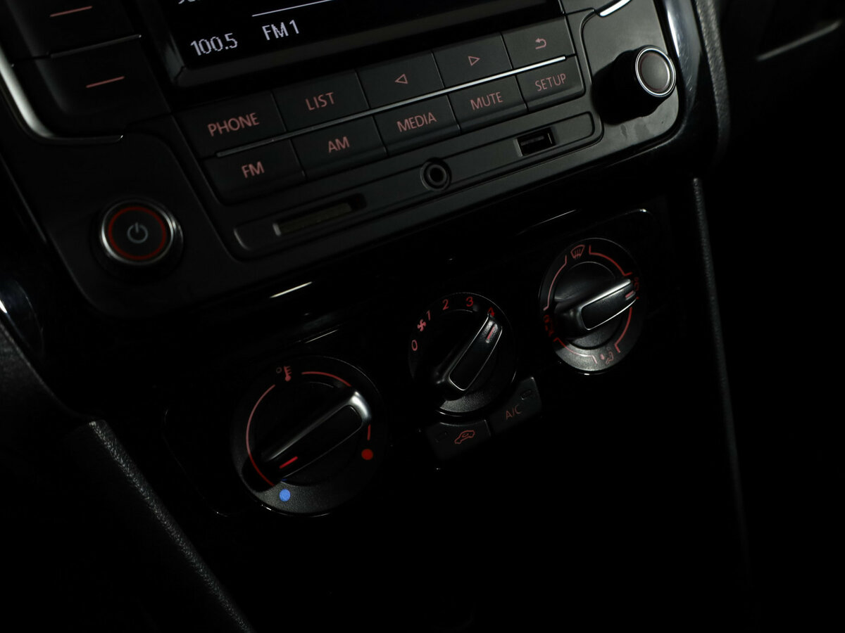 Volkswagen Polo с пробегом — 2017 год. Фото: #14