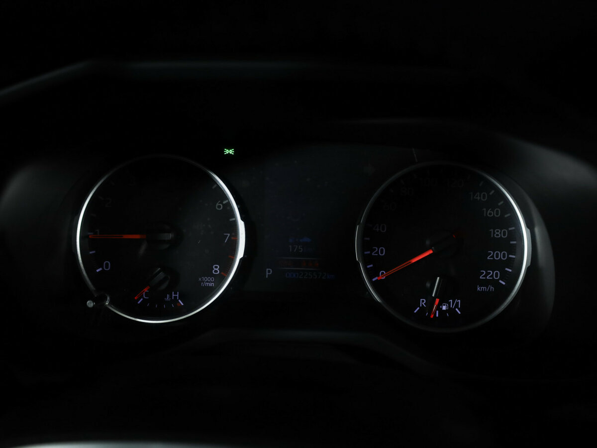 Toyota RAV4 с пробегом — 2019 год. Фото: #18