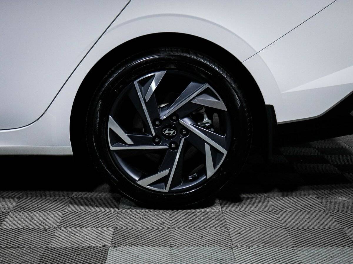 Hyundai Elantra с пробегом — 2024 год. Фото: #11