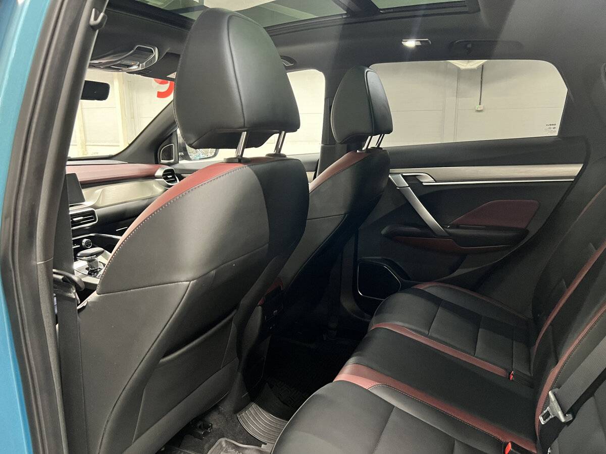 Geely Coolray с пробегом — 2023 год. Фото: #11