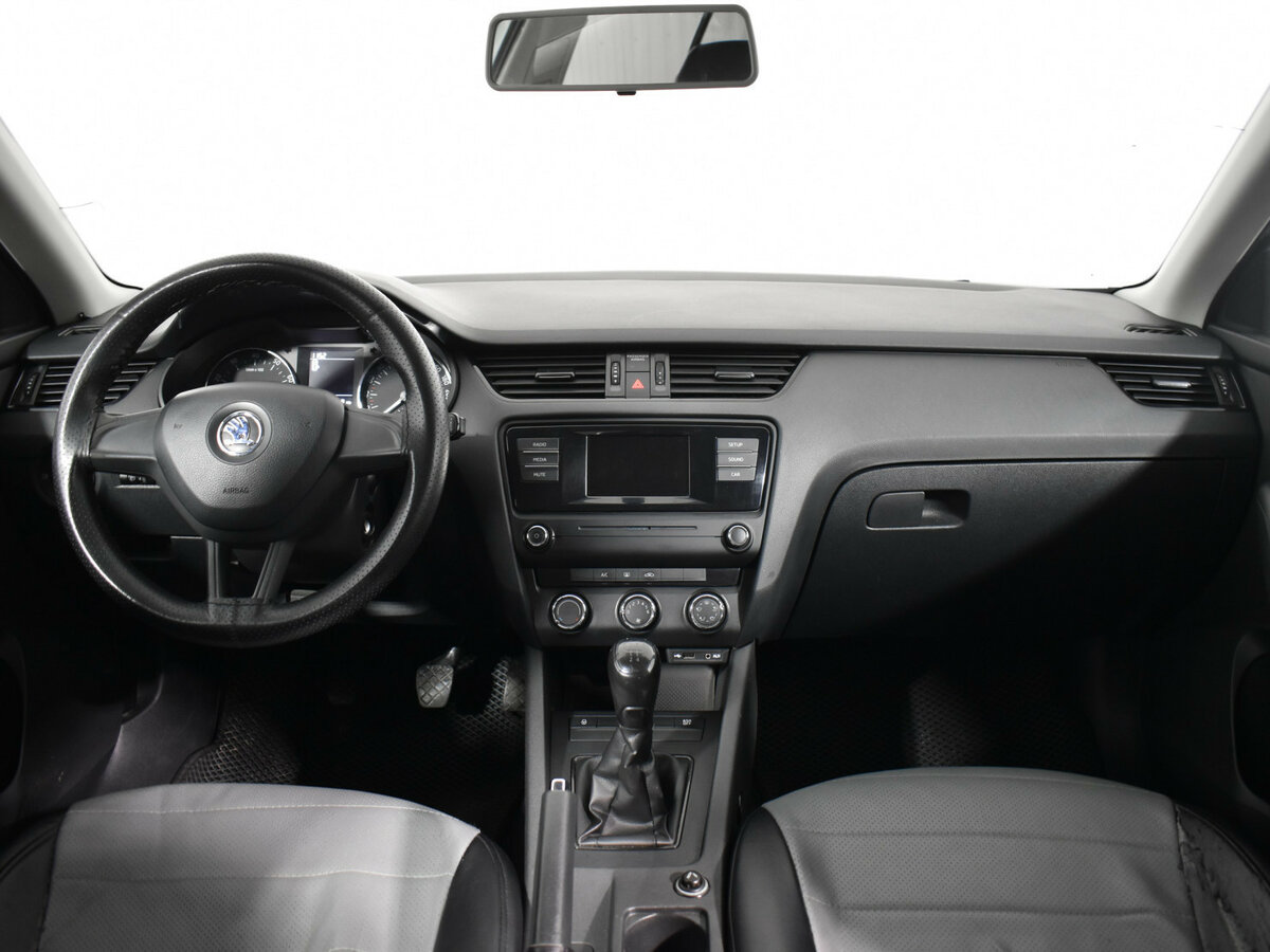 Skoda Octavia с пробегом — 2015 год. Фото: #9