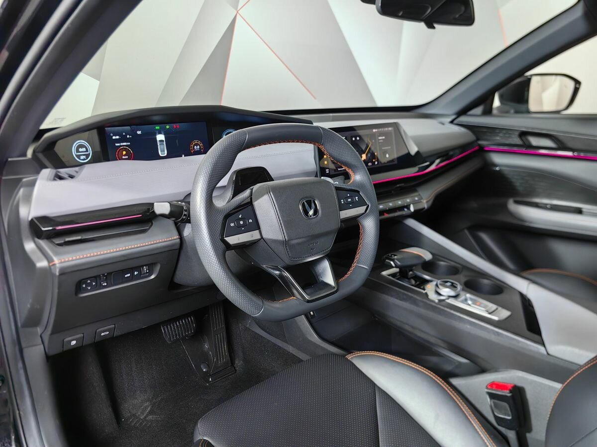 Changan UNI-V с пробегом — 2023 год. Фото: #13