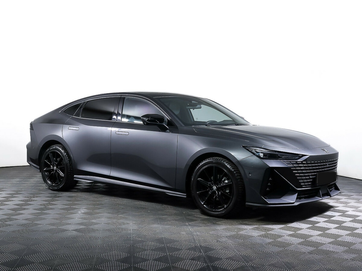 Changan UNI-V с пробегом — 2023 год. Фото: #2