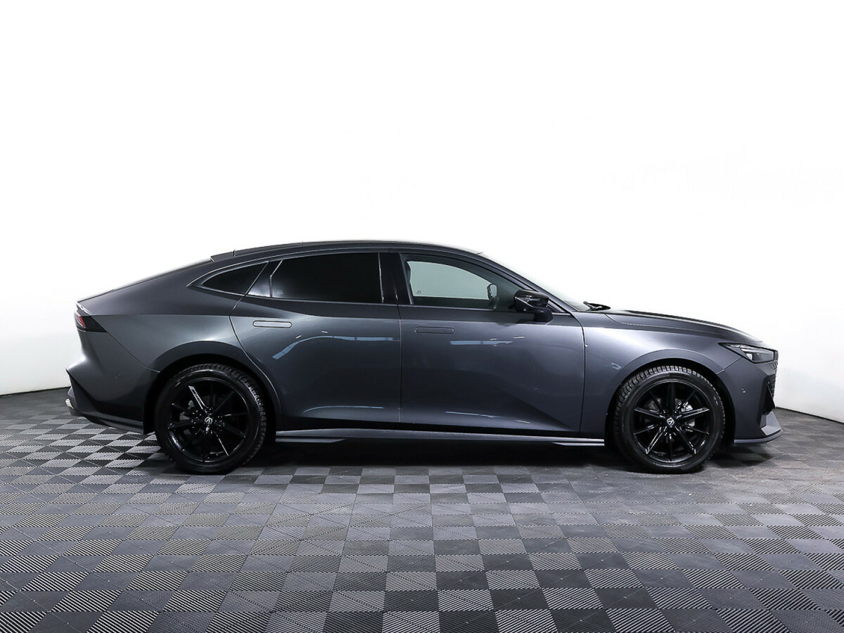 Changan UNI-V с пробегом — 2023 год. Фото: #3