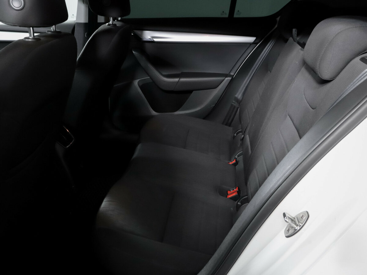 Skoda Octavia с пробегом — 2015 год. Фото: #7