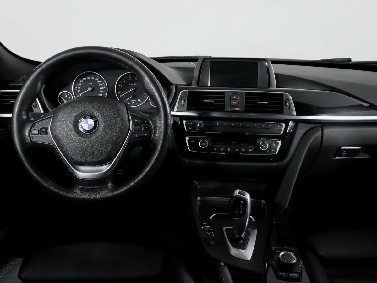 BMW 3 серии с пробегом — 2018 год. Фото: #11