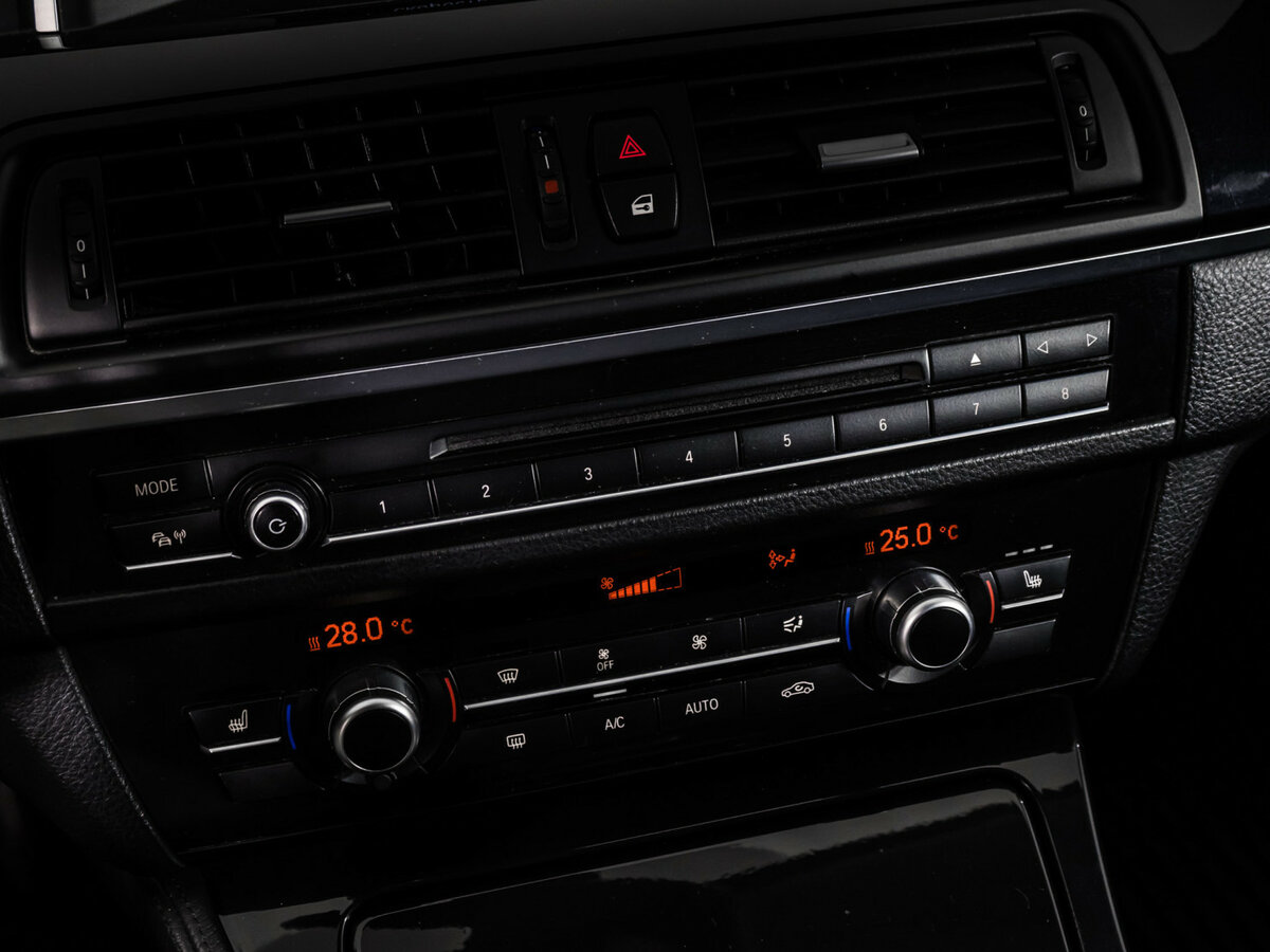 BMW 5 серии с пробегом — 2015 год. Фото: #16