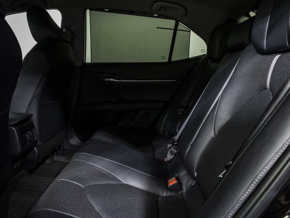 Toyota Camry с пробегом — 2021 год. Фото: #7