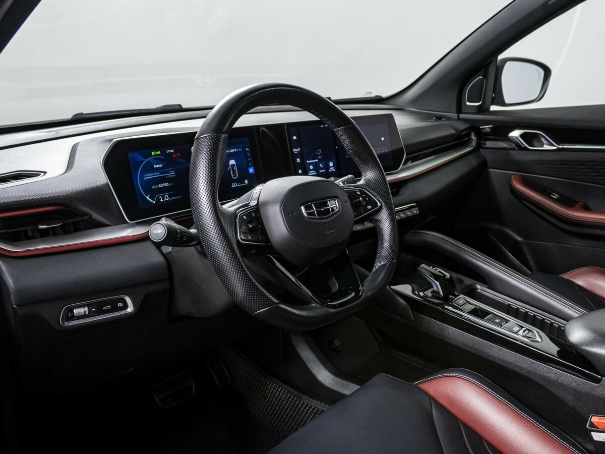 Geely Coolray с пробегом — 2023 год. Фото: #7