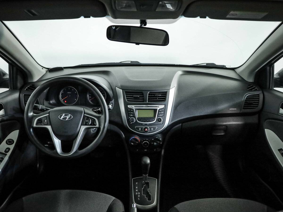 Hyundai Solaris с пробегом — 2013 год. Фото: #8