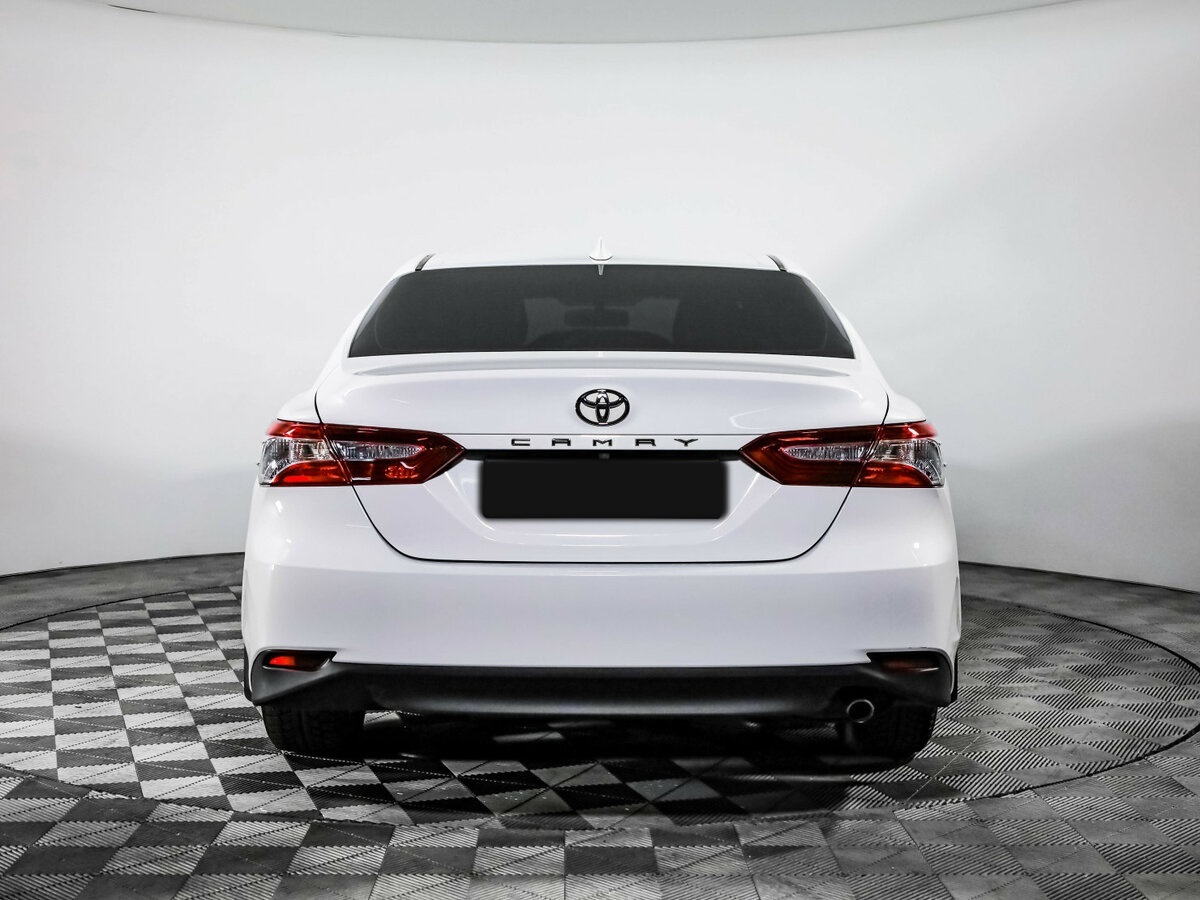 Toyota Camry с пробегом — 2021 год. Фото: #4