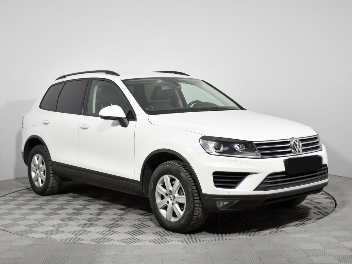Volkswagen Touareg с пробегом — 2015 год. Фото: #2