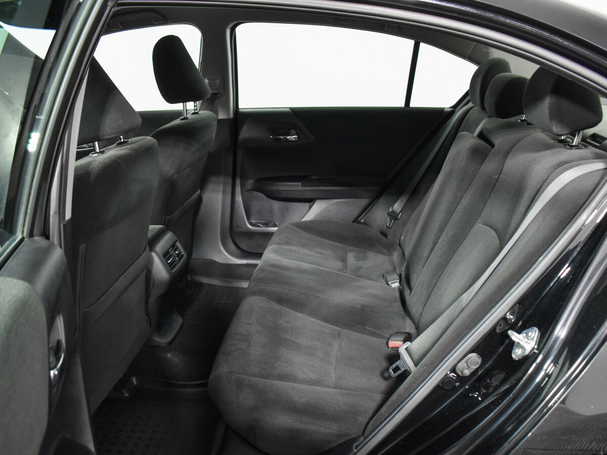 Honda Accord с пробегом — 2013 год. Фото: #9