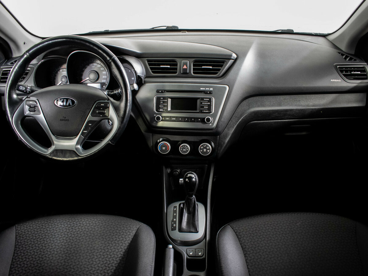 Kia Rio с пробегом — 2015 год. Фото: #10