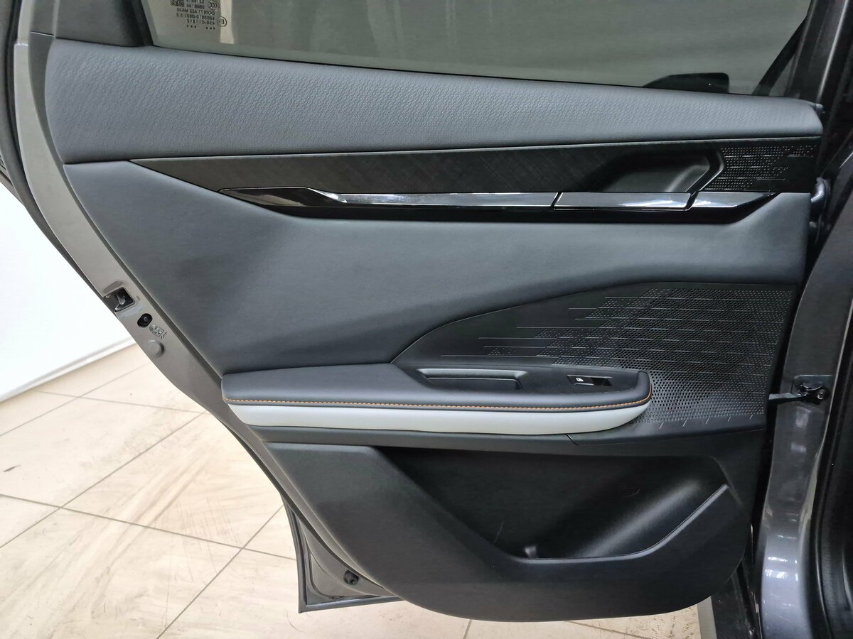 Changan UNI-V с пробегом — 2024 год. Фото: #13