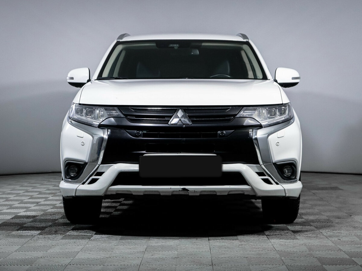 Mitsubishi Outlander с пробегом — 2018 год. Фото: #1