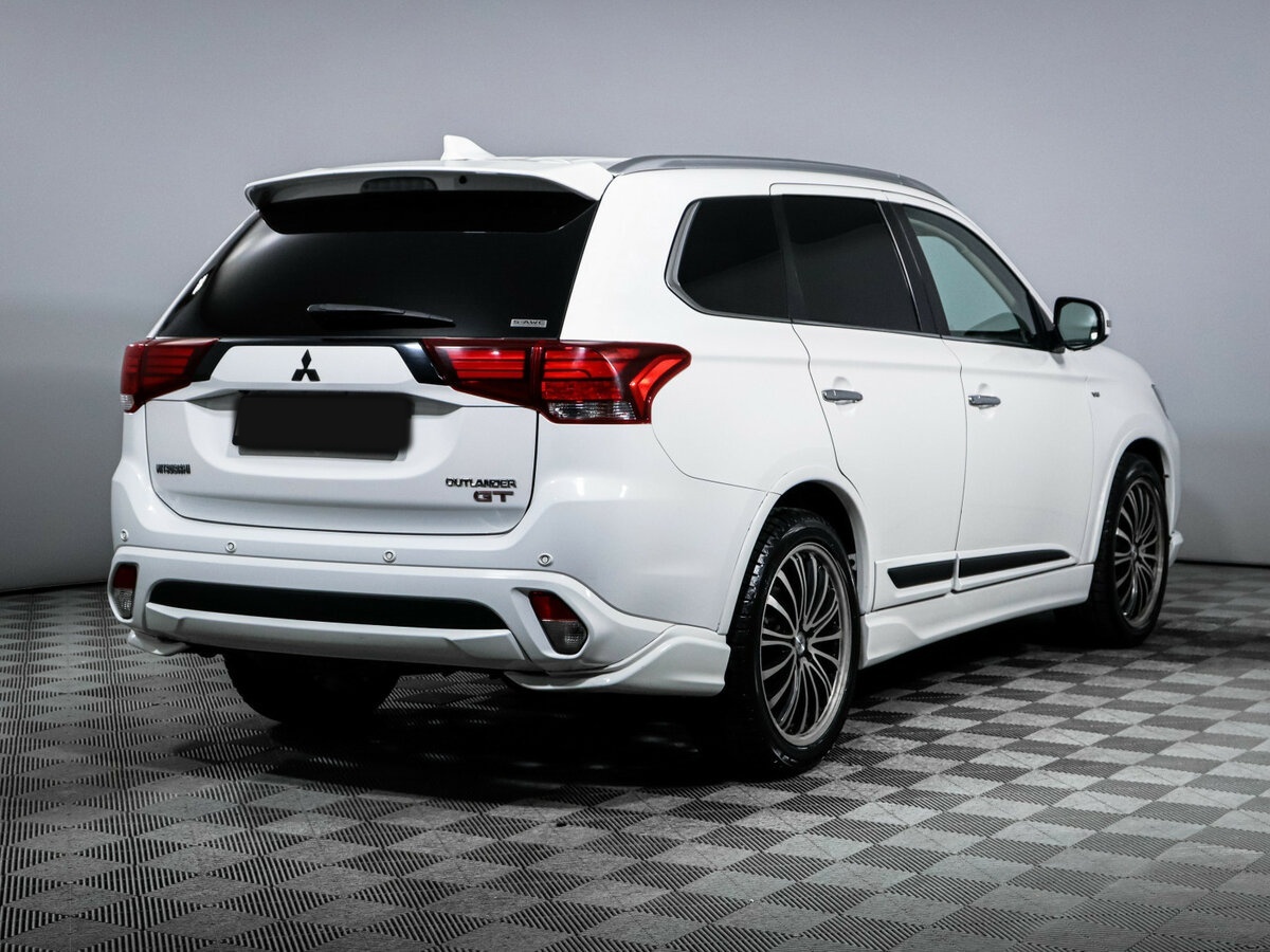 Mitsubishi Outlander с пробегом — 2018 год. Фото: #4