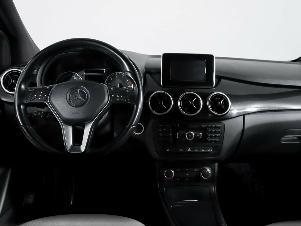 Mercedes-Benz B-Класс с пробегом — 2013 год. Фото: #9