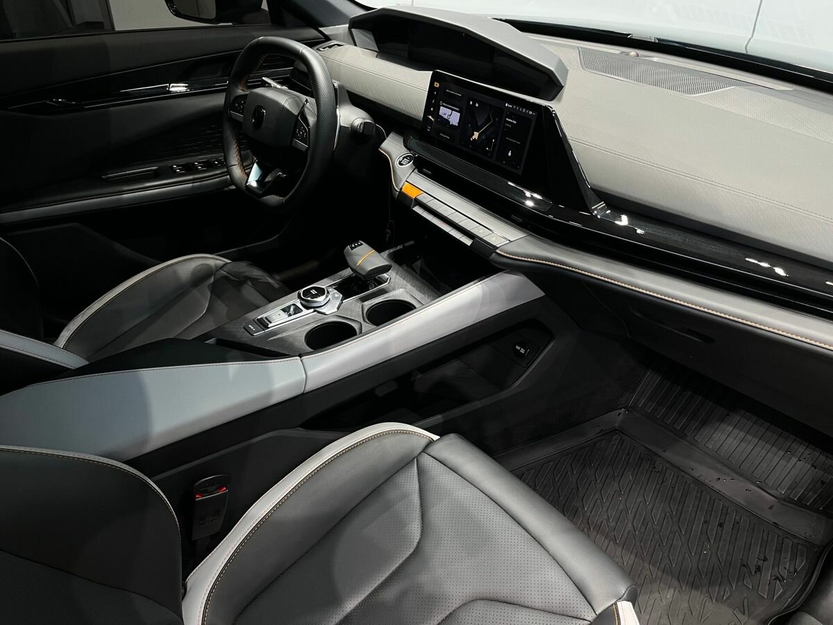 Changan UNI-V с пробегом — 2024 год. Фото: #7