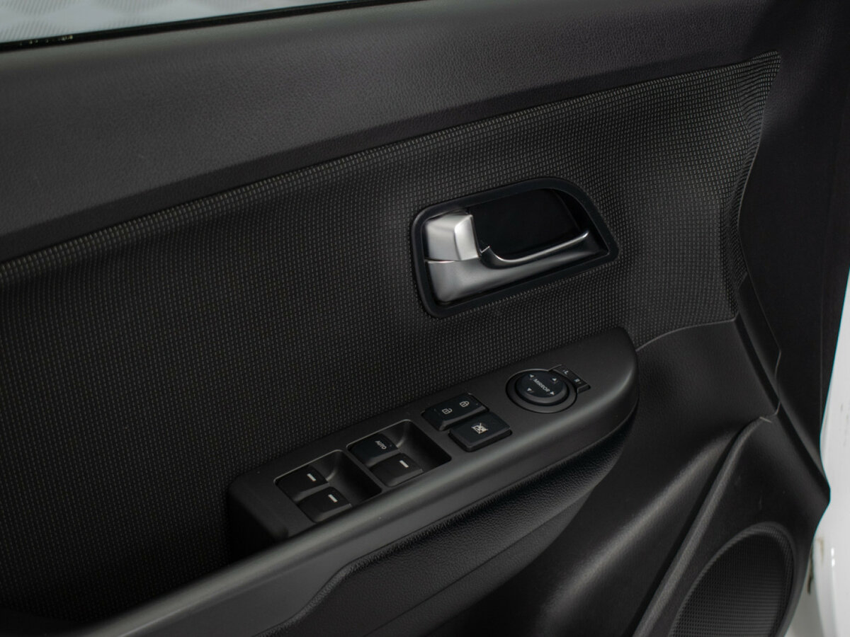 Kia Rio с пробегом — 2016 год. Фото: #14