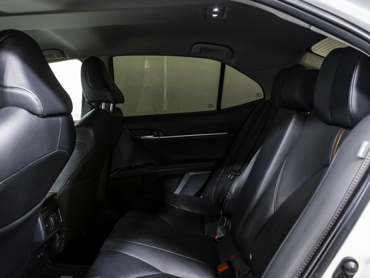 Toyota Camry с пробегом — 2018 год. Фото: #11