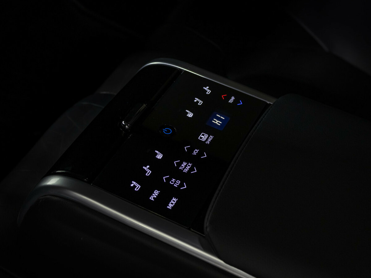 Toyota Camry с пробегом — 2018 год. Фото: #12