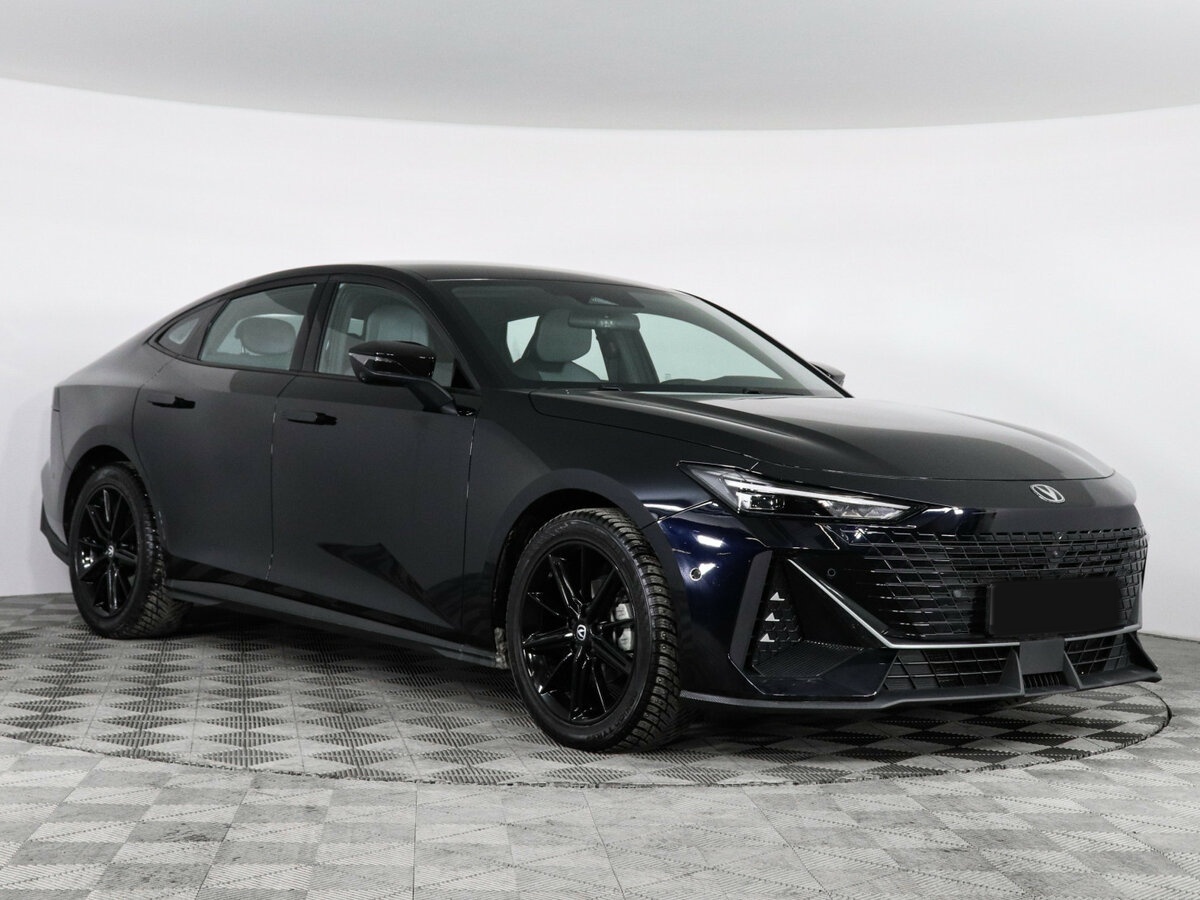 Changan UNI-V с пробегом — 2023 год. Фото: #2